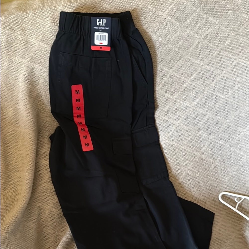 GAP Black Cargo Pants with Relaxed Fit/ Twill Cargo Pants